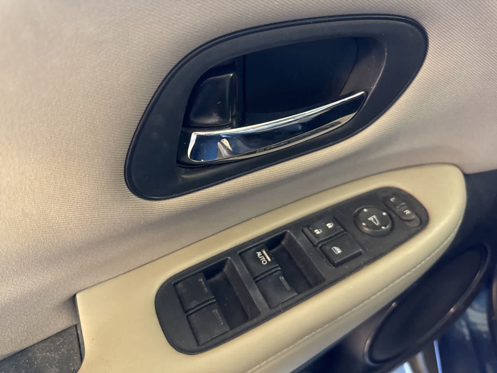 Thumbnail: 2016 Honda HR-V - 17