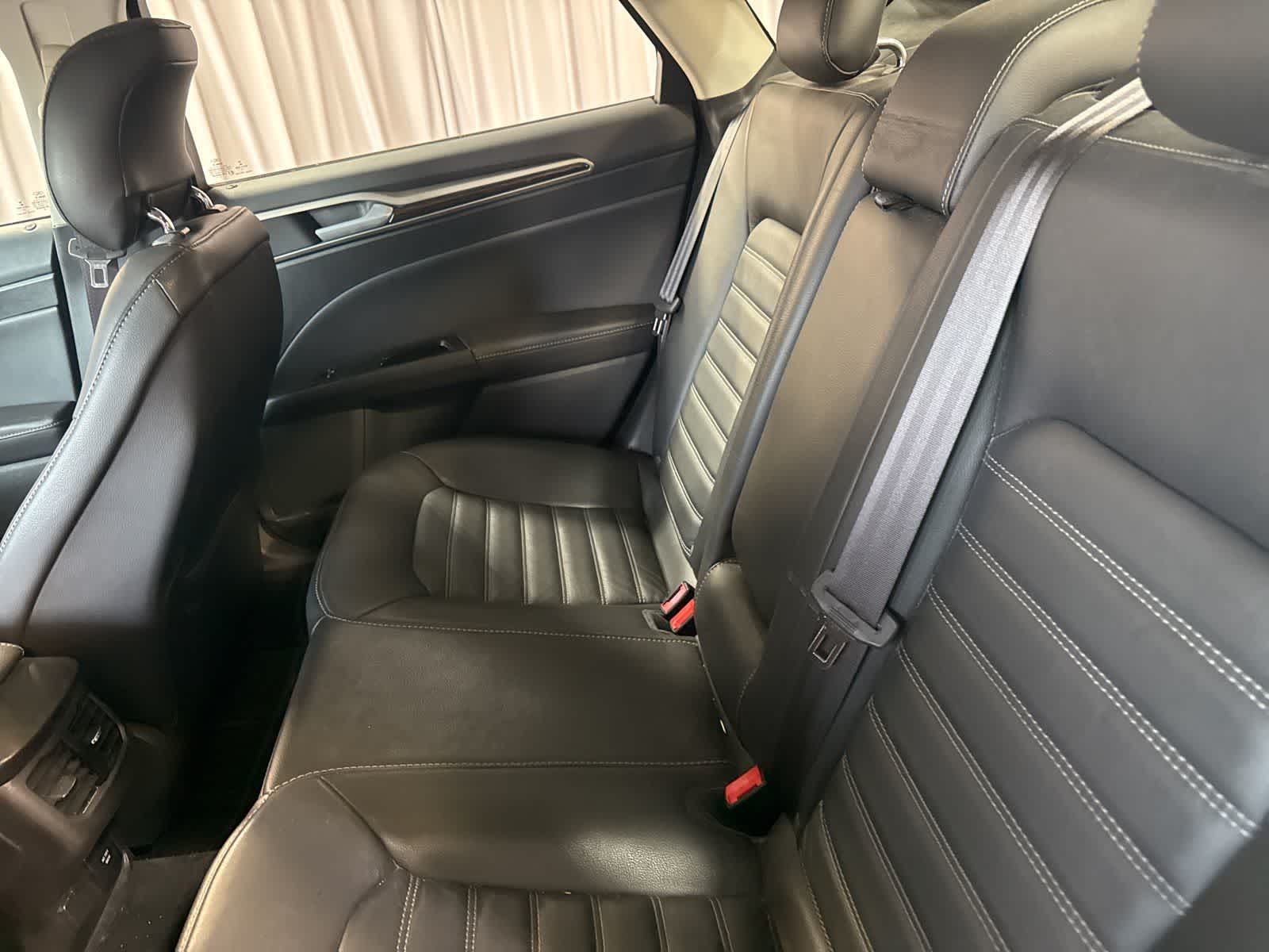 Thumbnail: 2013 Ford Fusion - 16