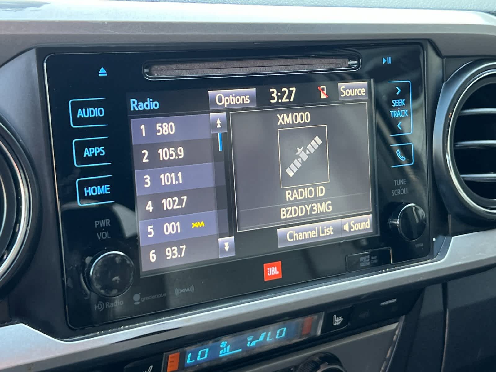 Thumbnail: 2017 Toyota Tacoma - 18