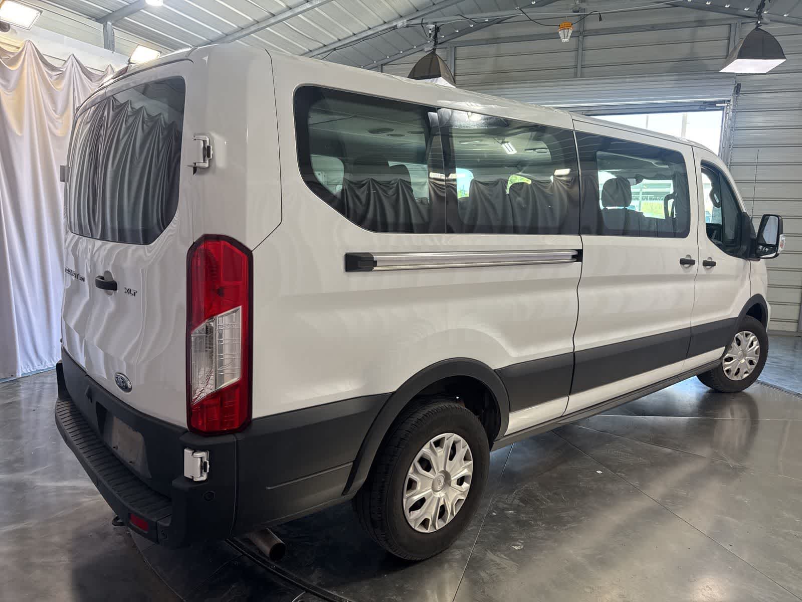 2022 Ford Transit-350 Passenger photo 4