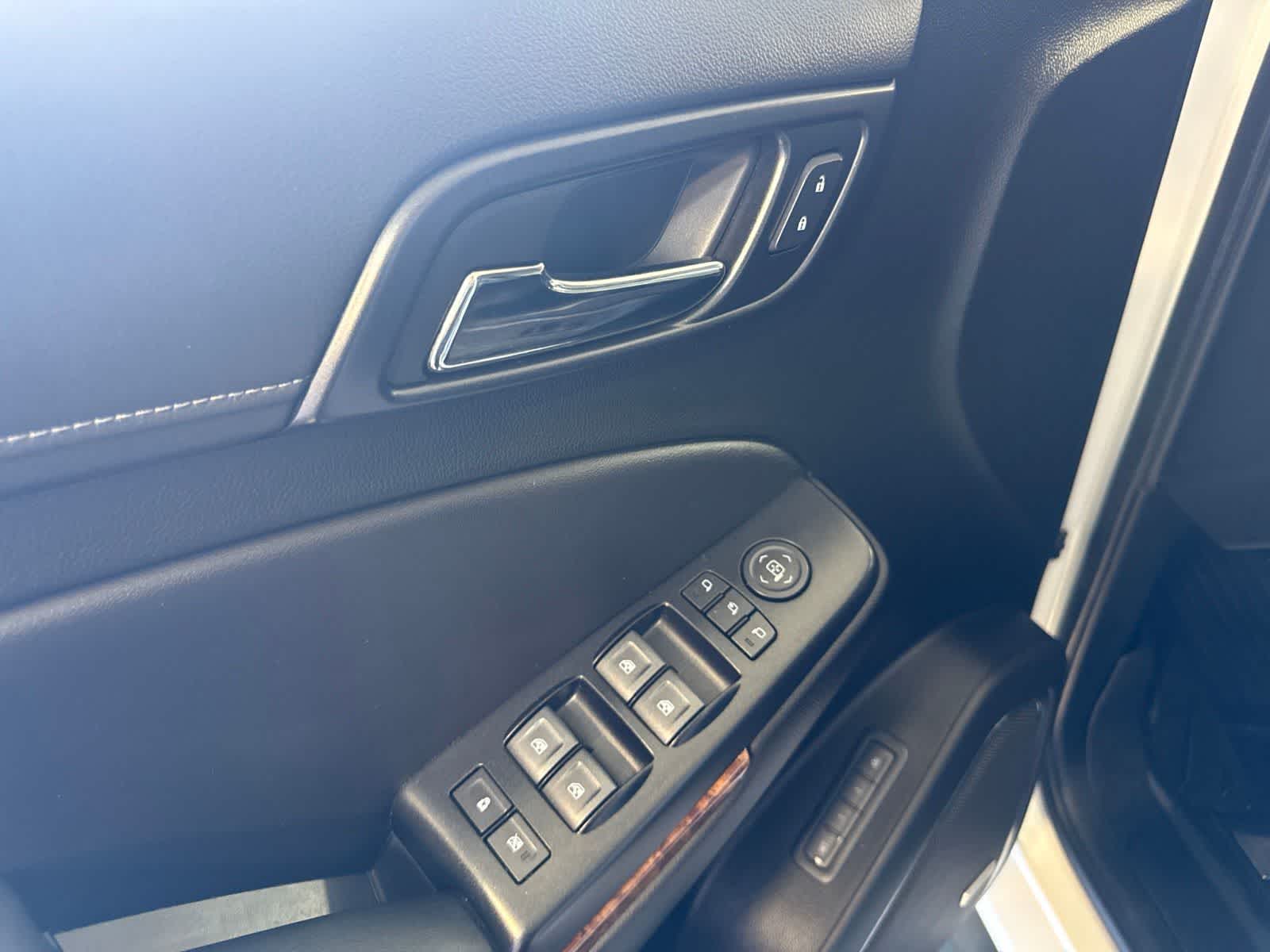 Thumbnail: 2019 Chevrolet Suburban - 18
