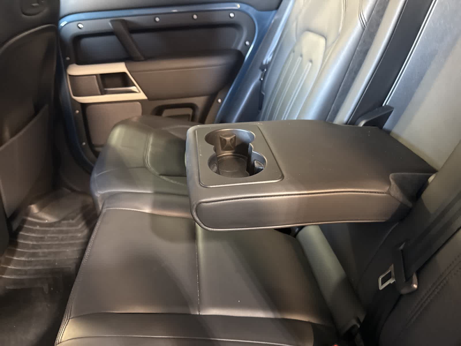 Thumbnail: 2020 Land Rover Defender - 18