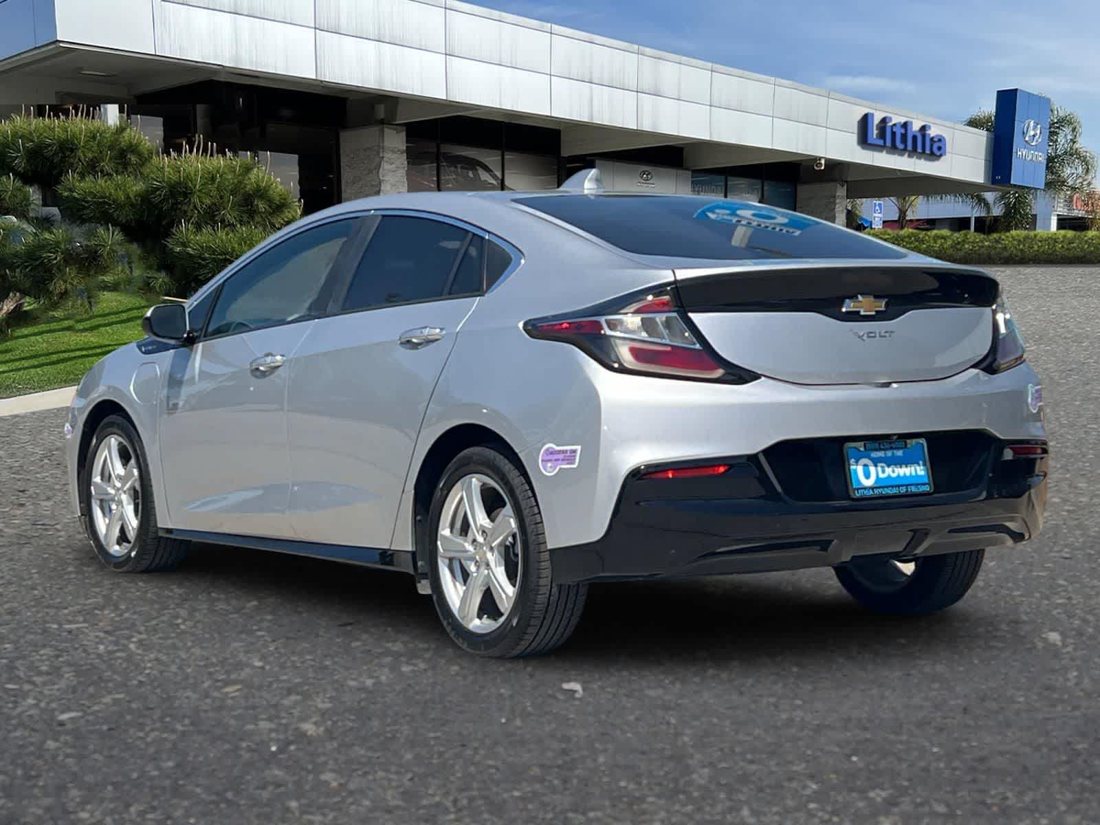 Thumbnail: 2017 Chevrolet Volt - 7