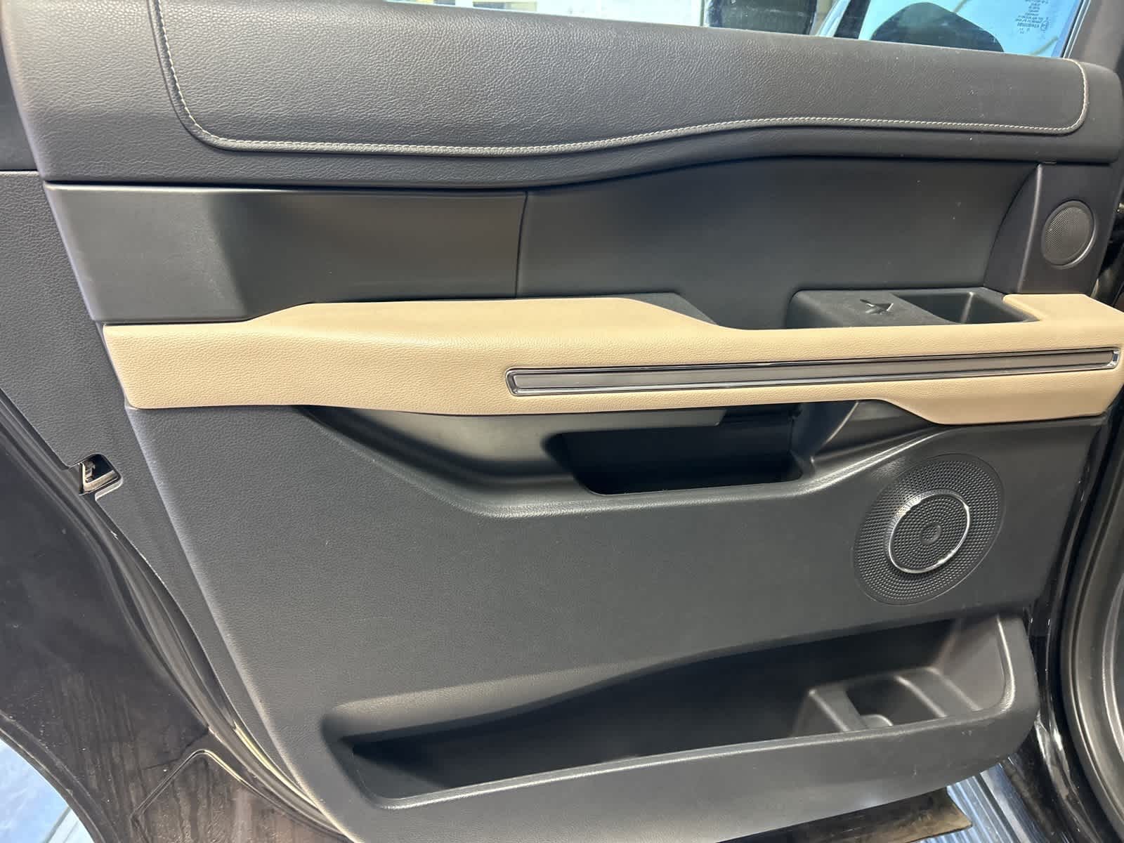 2023 Ford Expedition MAX Limited 18