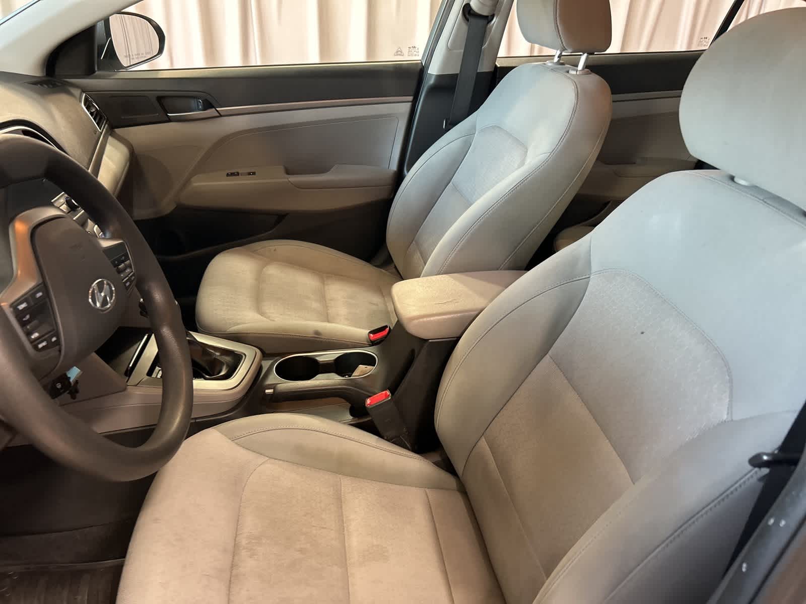 Thumbnail: 2017 Hyundai Elantra - 25