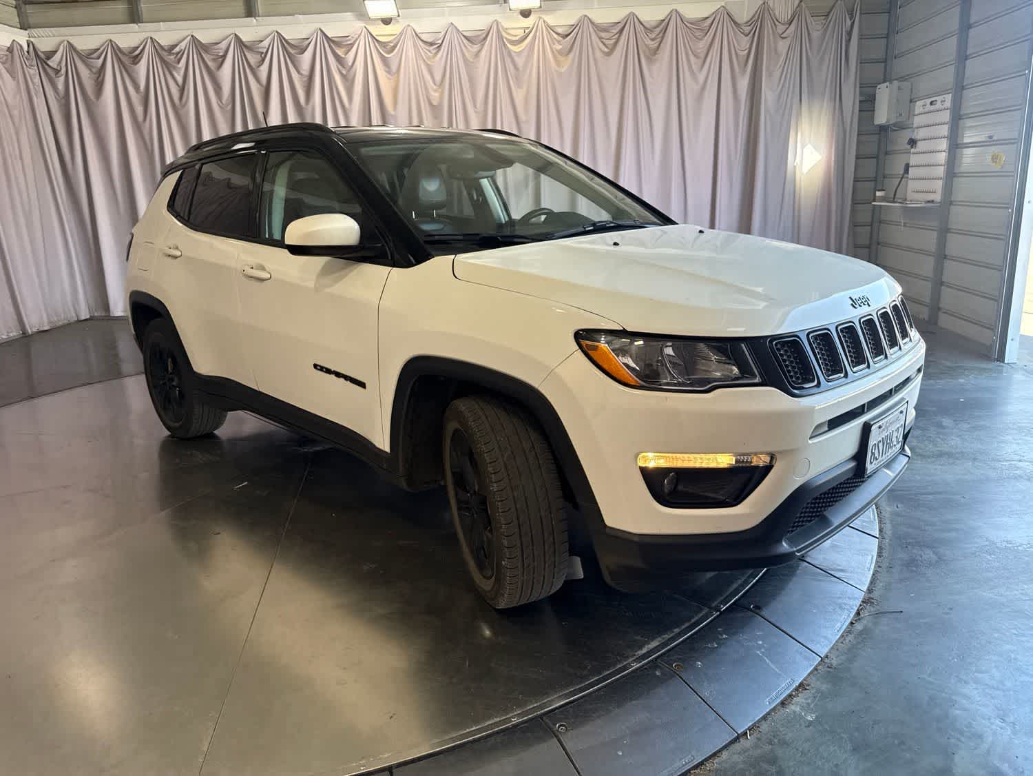 2021 Jeep Compass Latitude photo 2