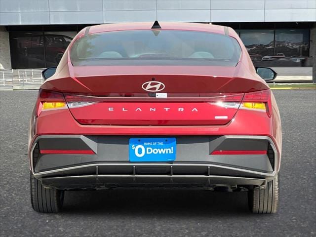 2025 Hyundai Elantra Blue 8