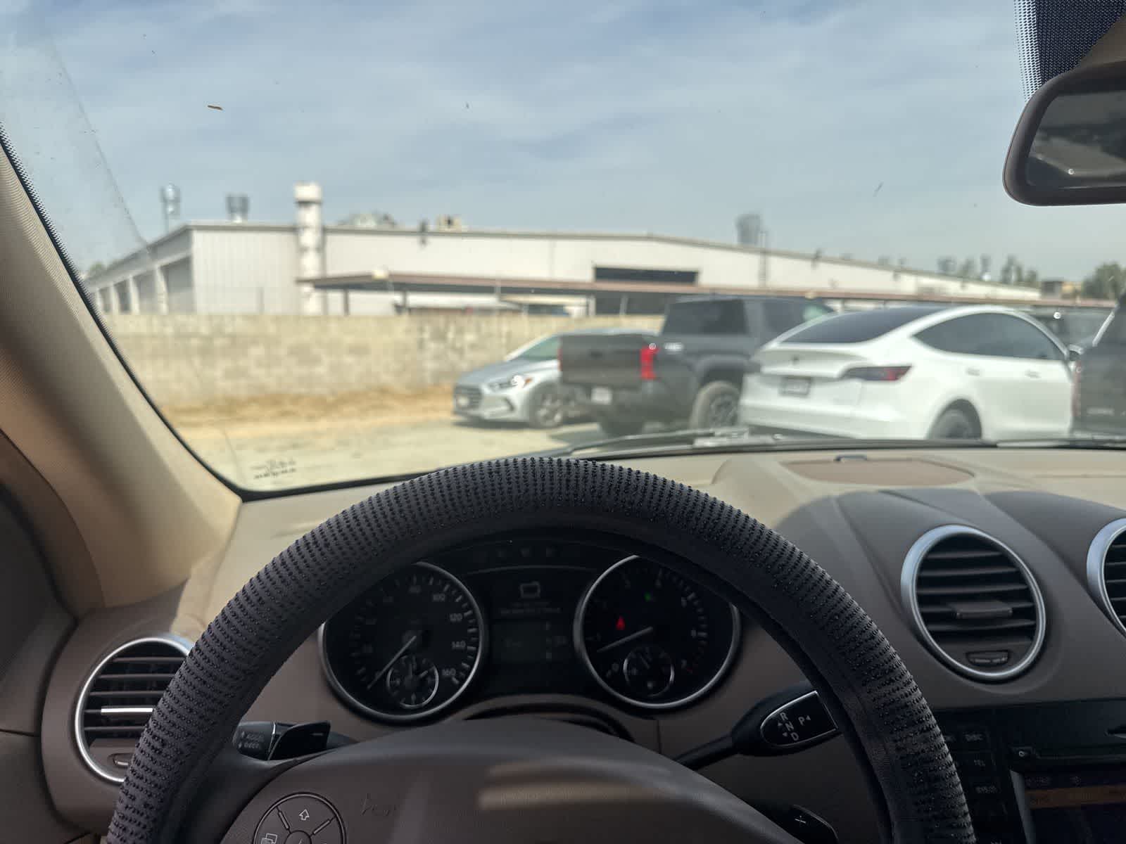 Thumbnail: 2011 Mercedes-Benz M-Class - 23