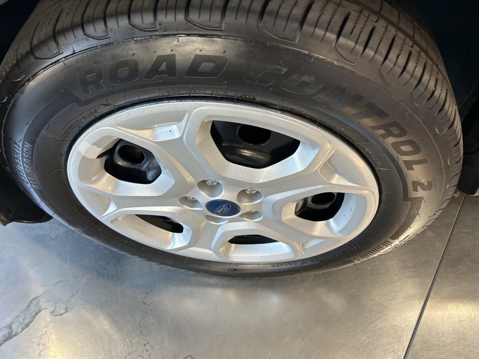 Thumbnail: 2019 Ford Escape - 16