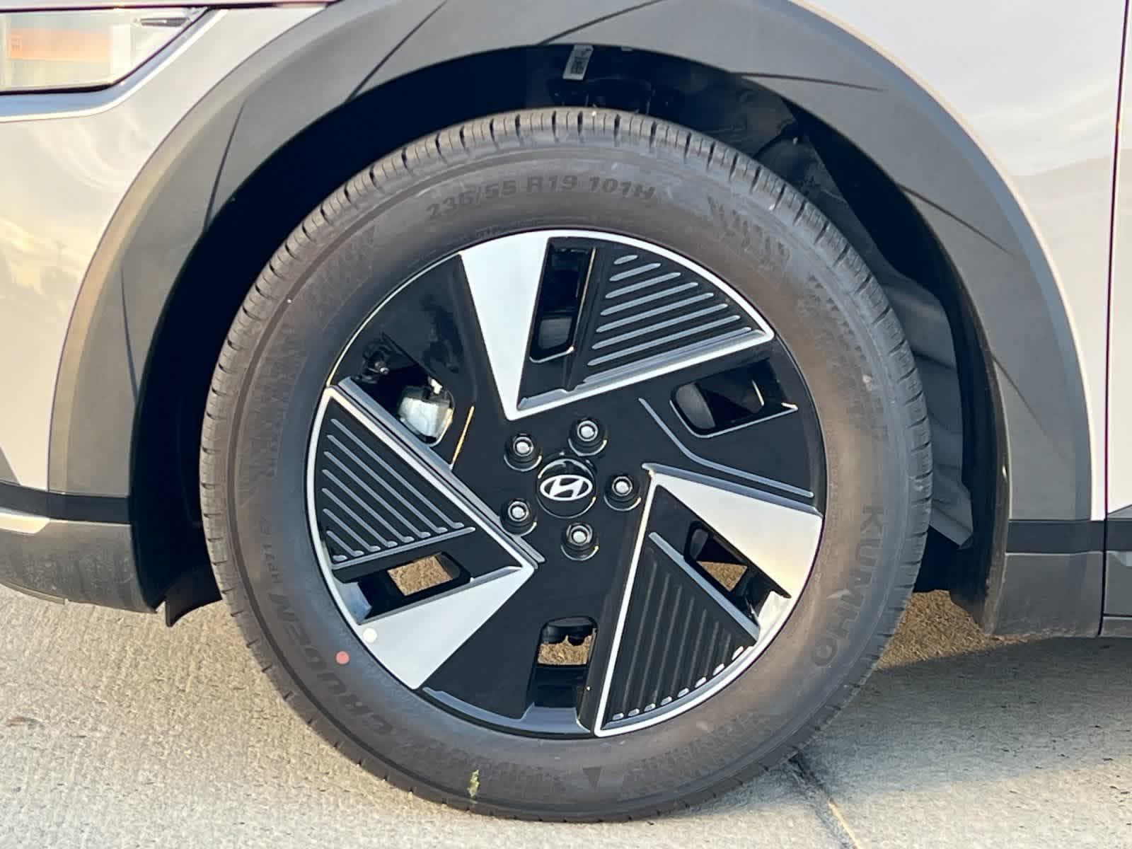 Thumbnail: 2026 Hyundai Ioniq 5 - 25