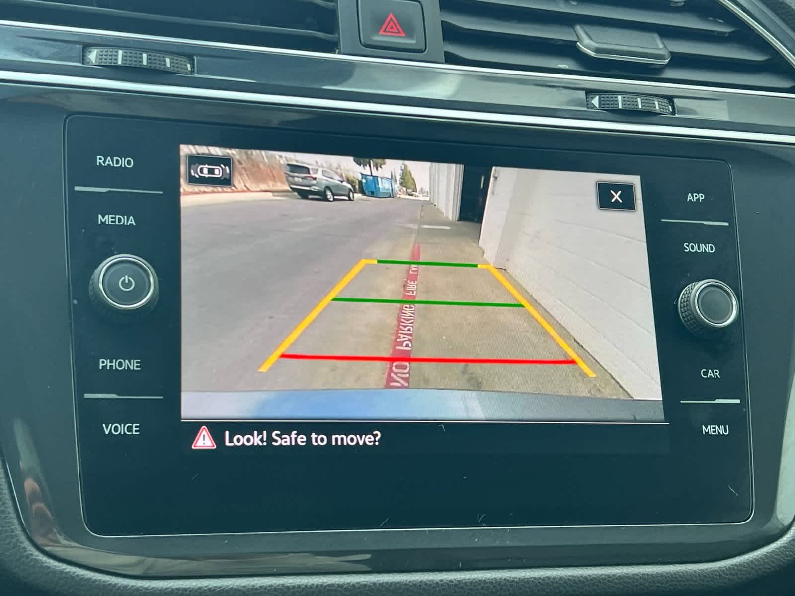 Thumbnail: 2024 Volkswagen Tiguan - 21