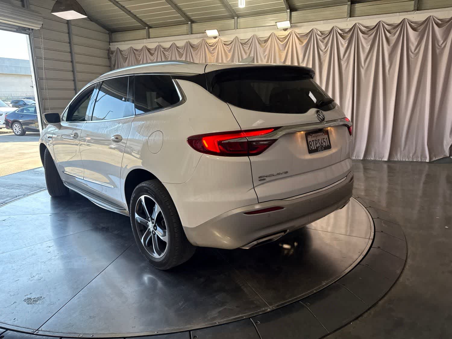 2020 Buick Enclave Essence photo 3