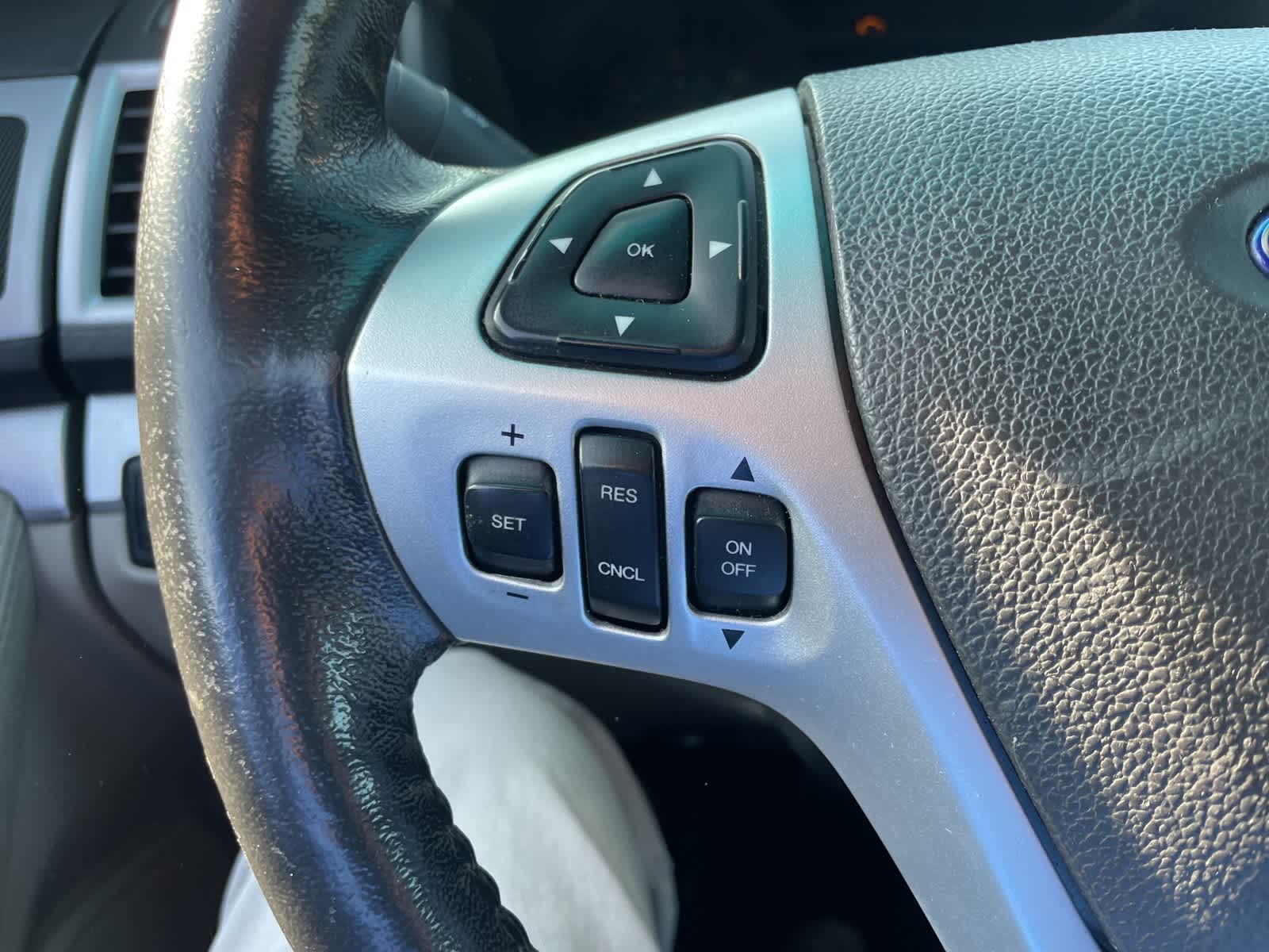 Thumbnail: 2013 Ford Explorer - 28