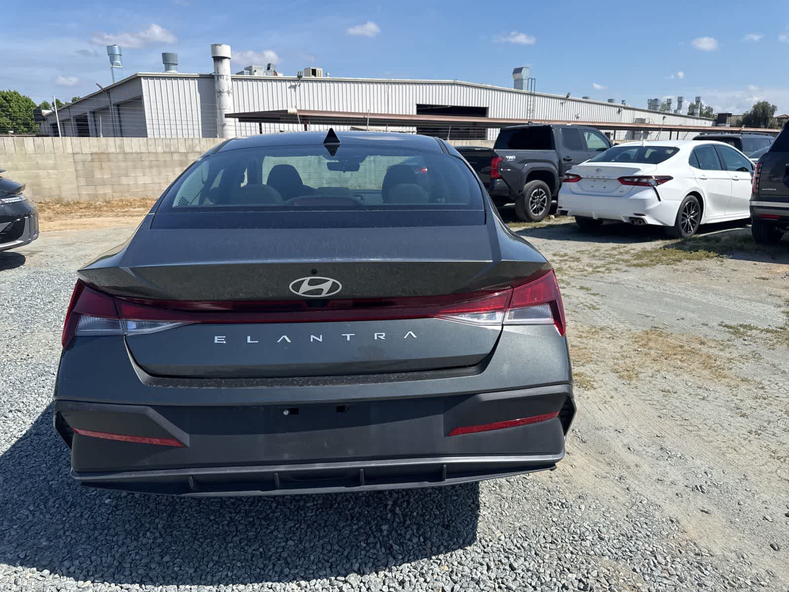 2024 Hyundai Elantra SEL photo 6