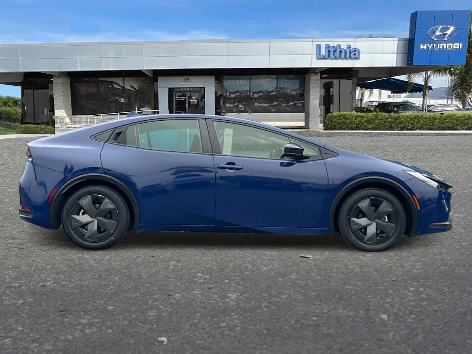 Thumbnail: 2024 Toyota Prius - 8