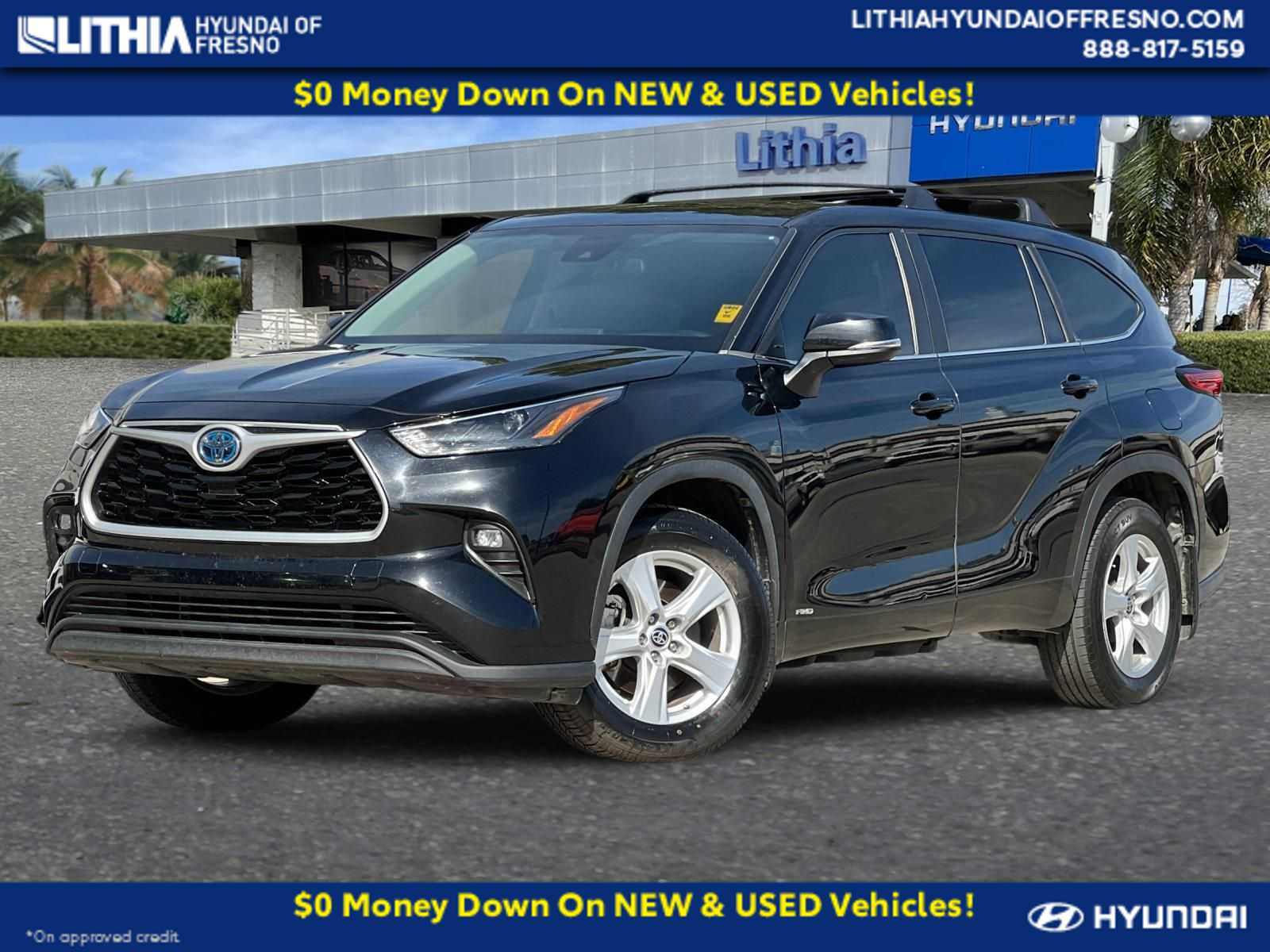 2023 Toyota Highlander Hybrid LE photo 1