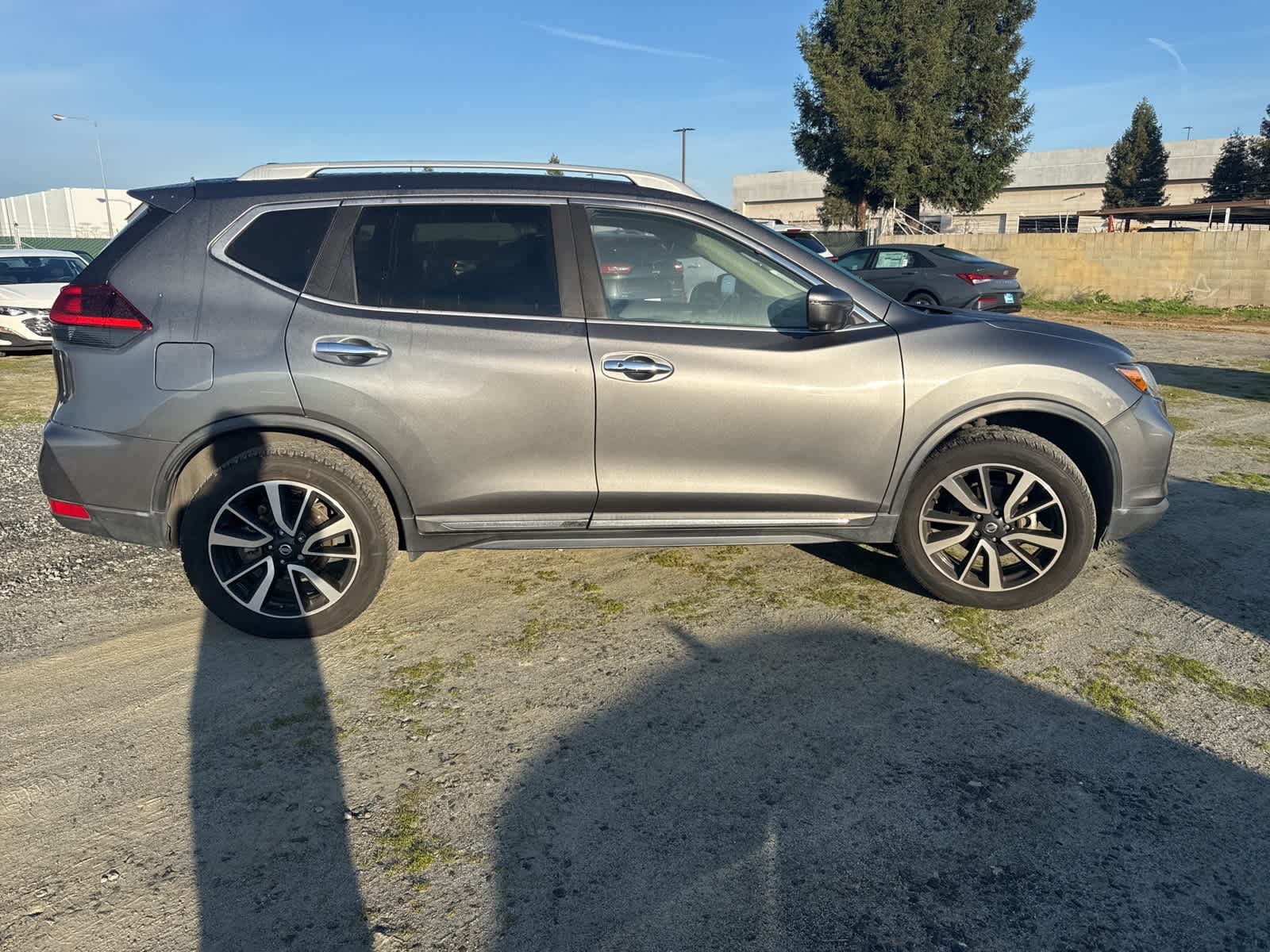 Thumbnail: 2019 Nissan Rogue - 4