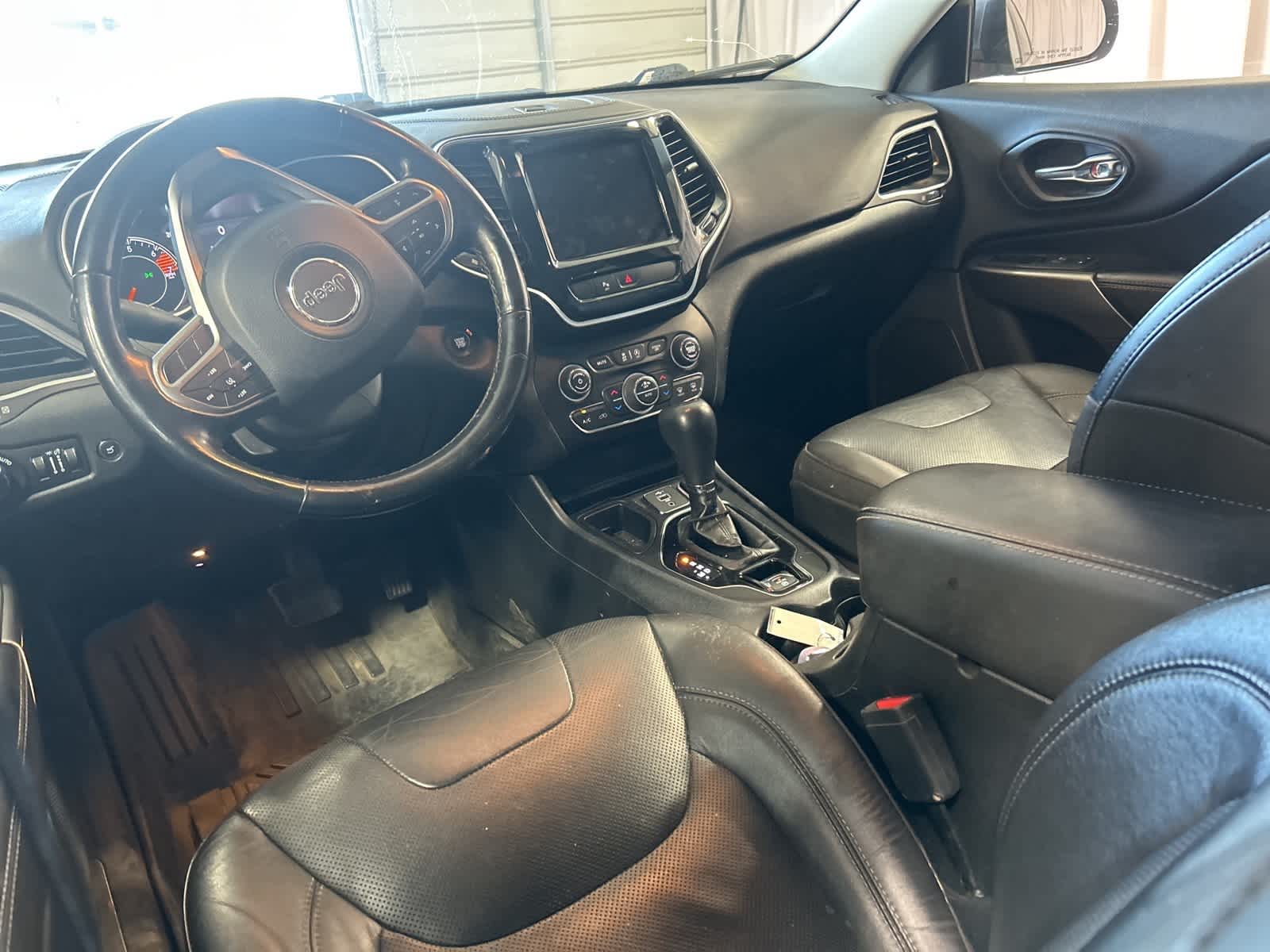 Thumbnail: 2020 Jeep Cherokee - 22