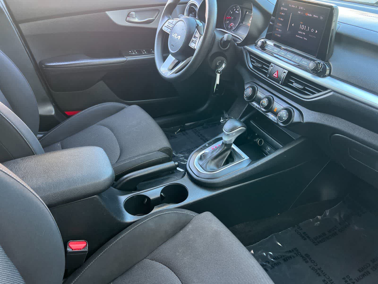 Thumbnail: 2024 Kia Forte - 16