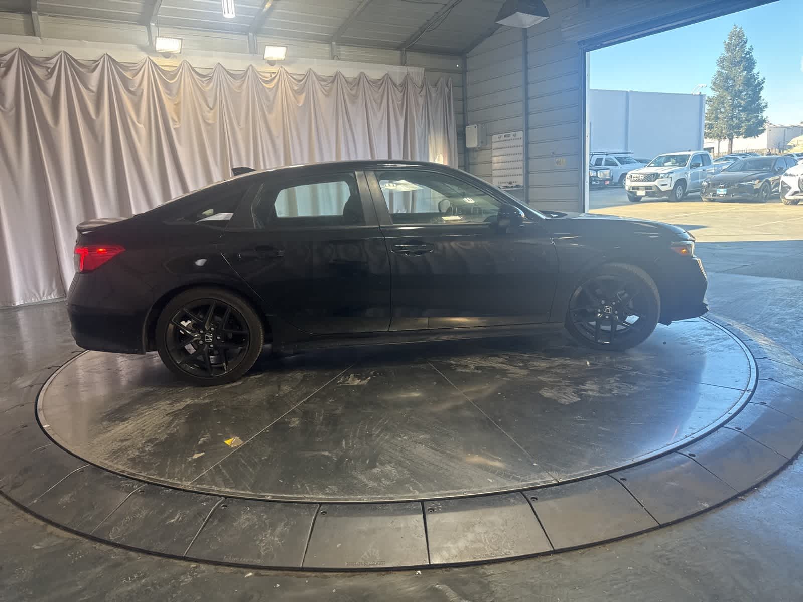 Thumbnail: 2024 Honda Civic - 3