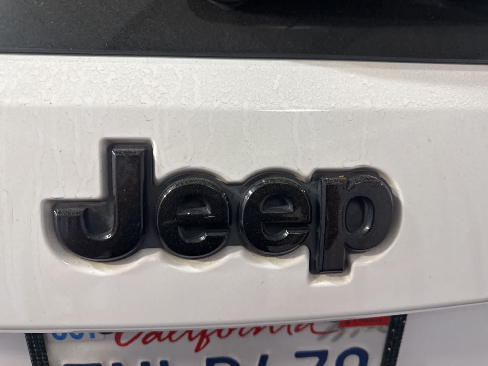 Thumbnail: 2015 Jeep Grand Cherokee - 14