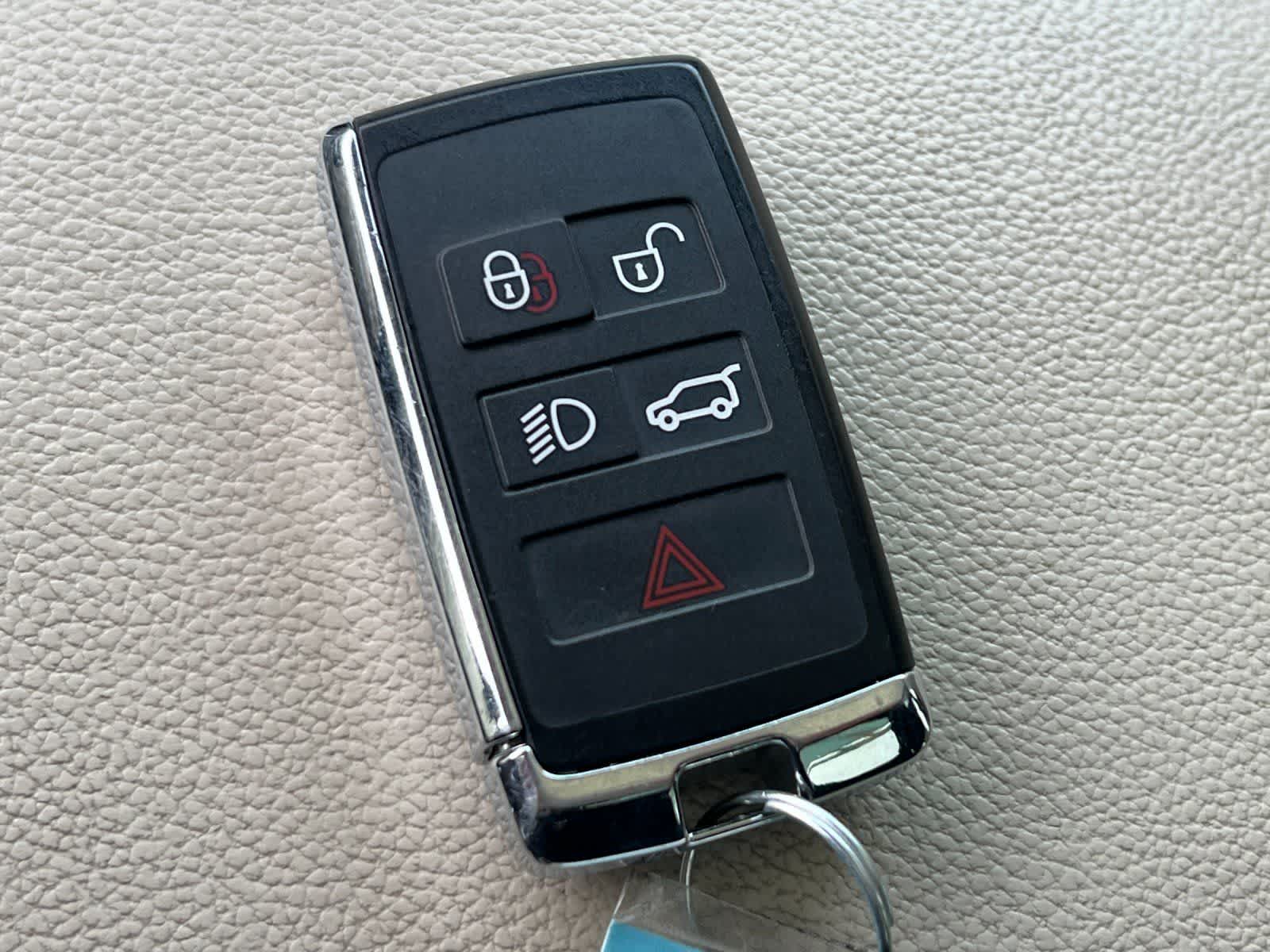 Thumbnail: 2021 Land Rover Range Rover - 27