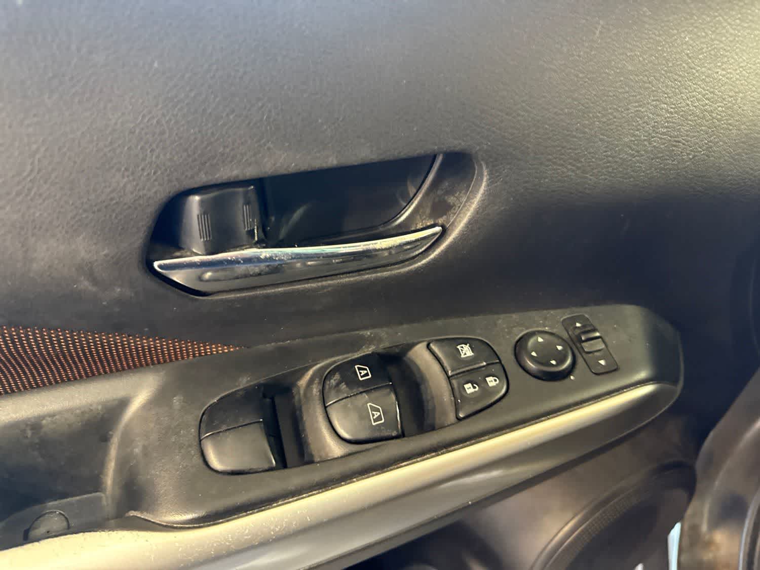 Thumbnail: 2018 Nissan Kicks - 16