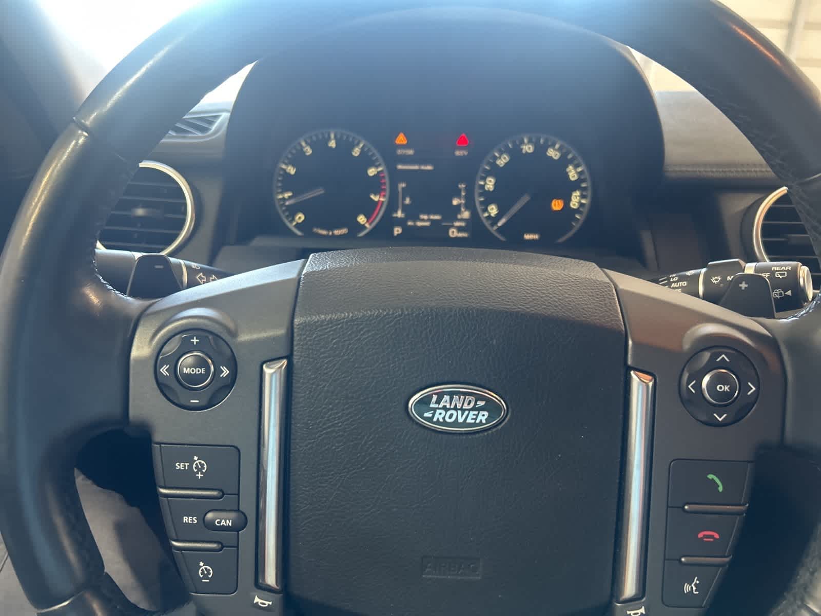Thumbnail: 2015 Land Rover LR4 - 29