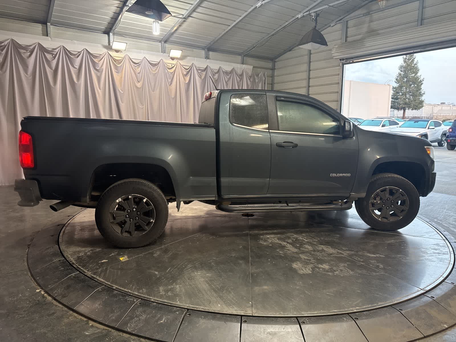 Thumbnail: 2017 Chevrolet Colorado - 4