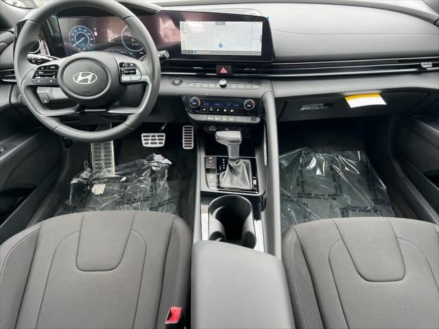 2025 Hyundai Elantra Sport 4