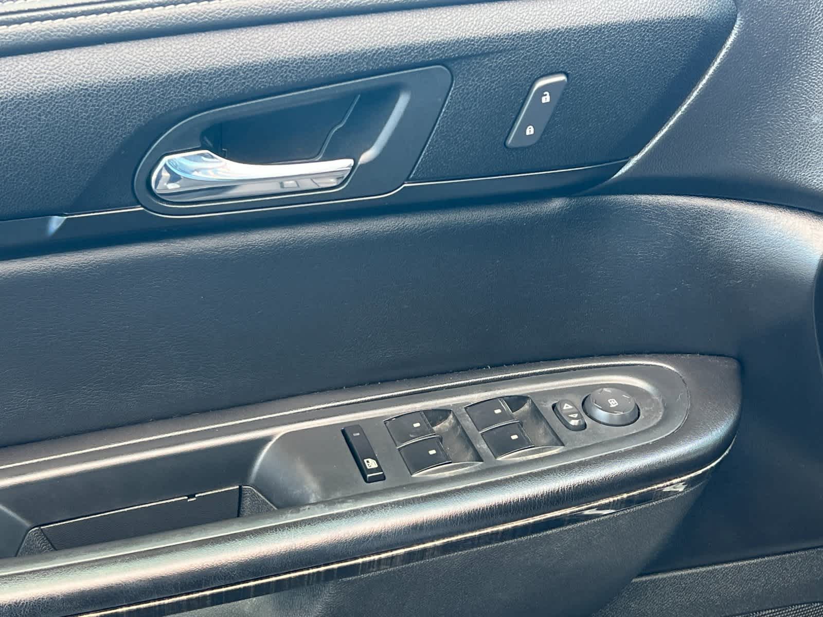 Thumbnail: 2015 GMC Acadia - 12