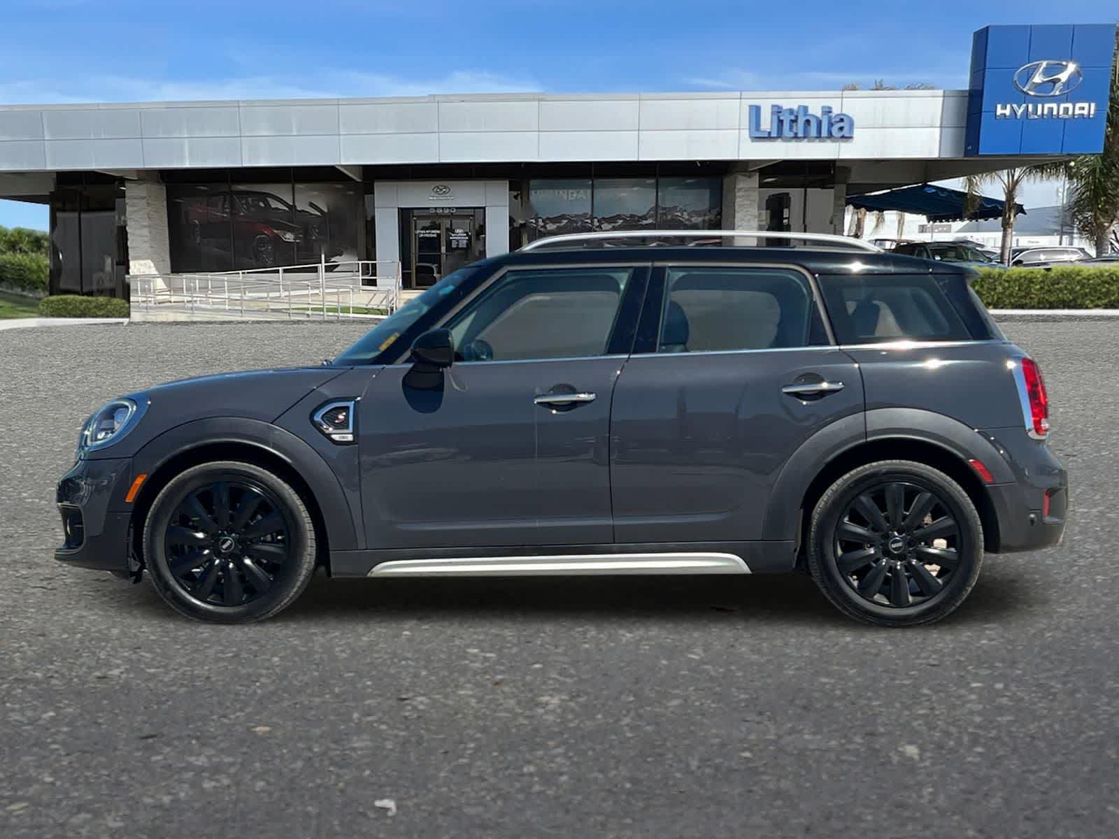 2017 MINI Countryman Cooper S photo 5