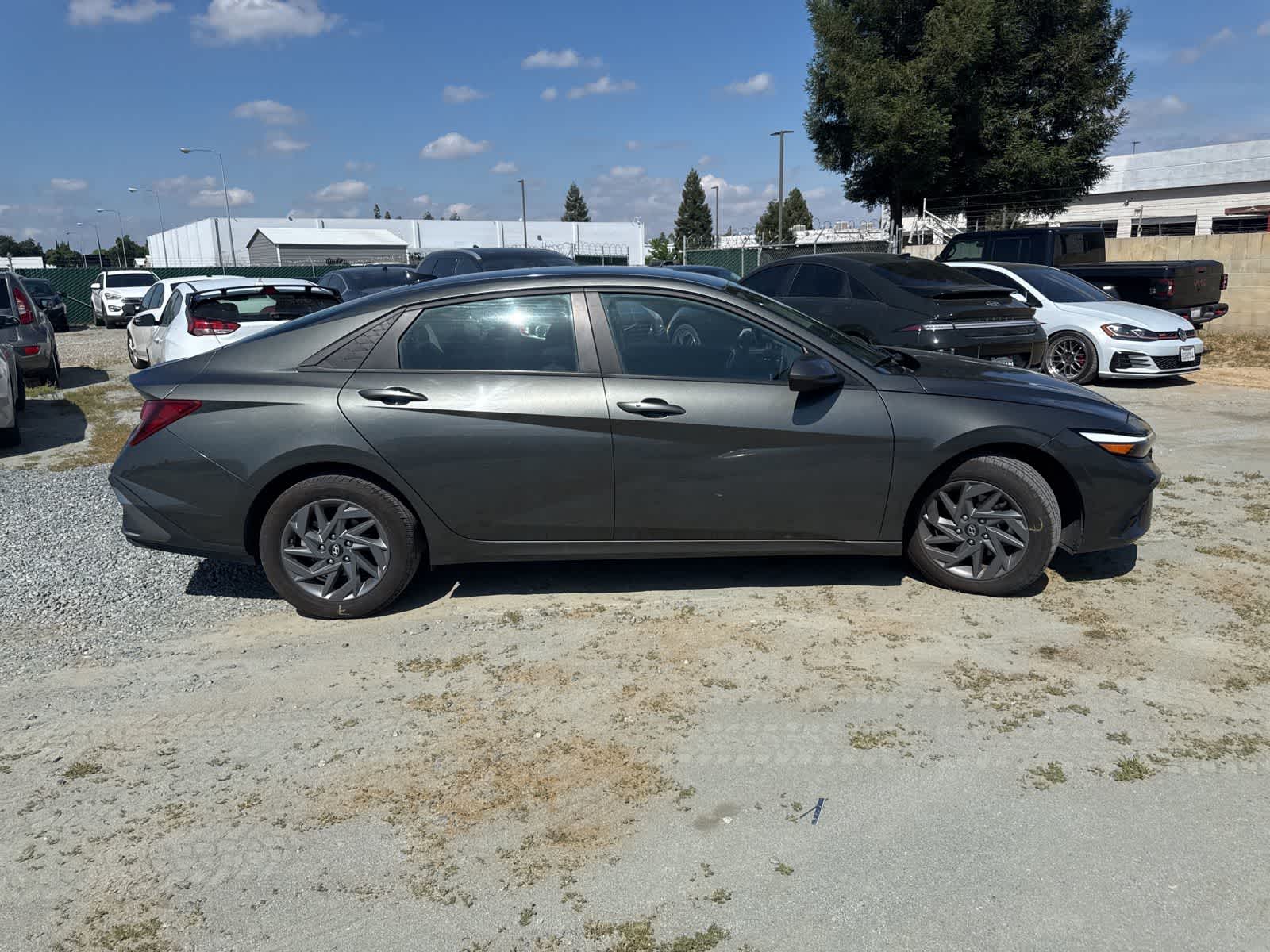 2024 Hyundai Elantra SEL photo 4