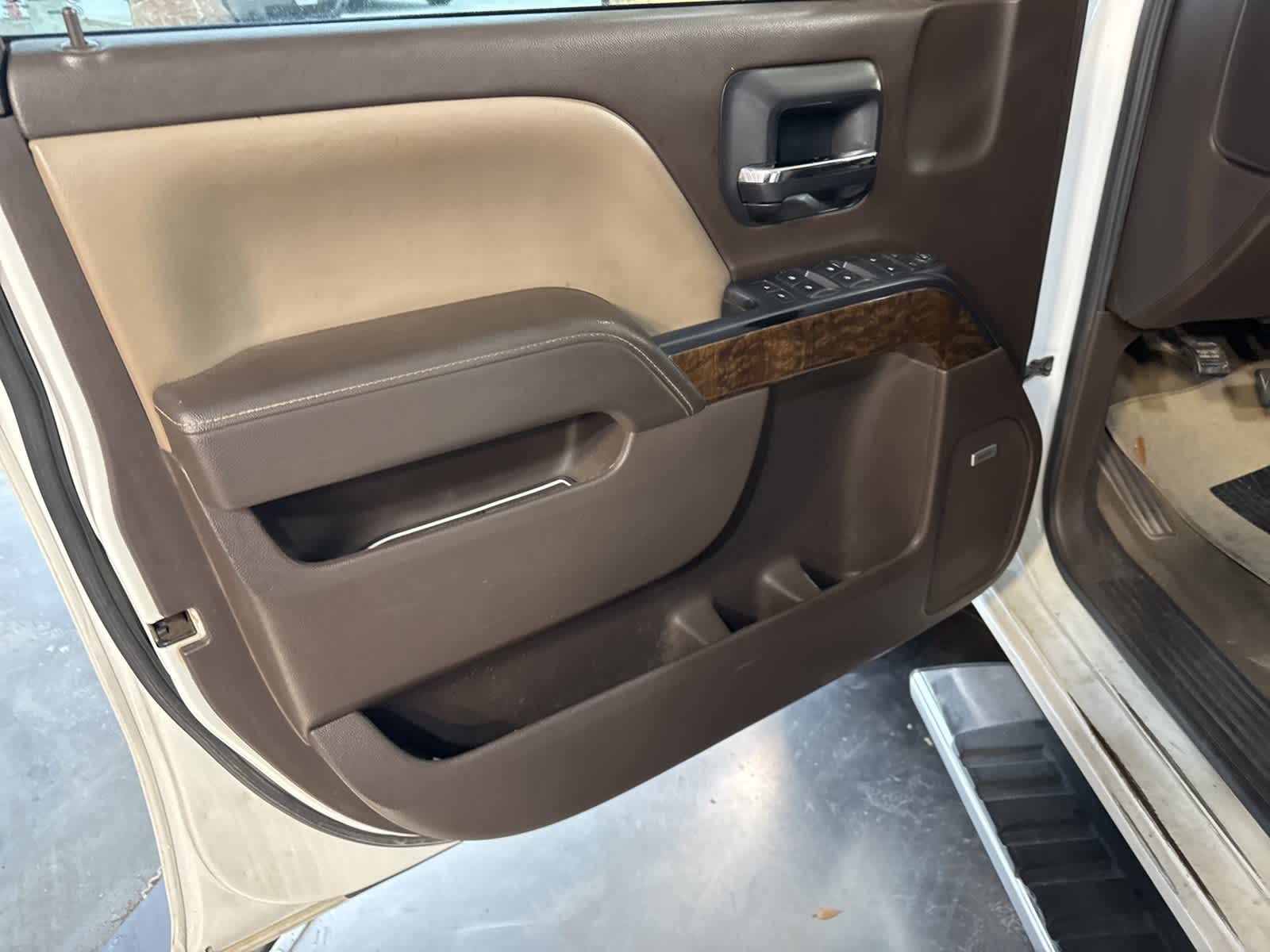 Thumbnail: 2015 Chevrolet Silverado 1500 - 18