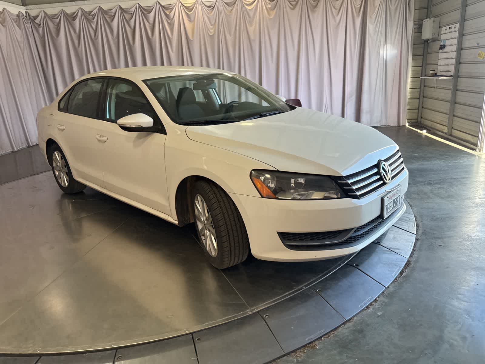 Thumbnail: 2012 Volkswagen Passat - 3