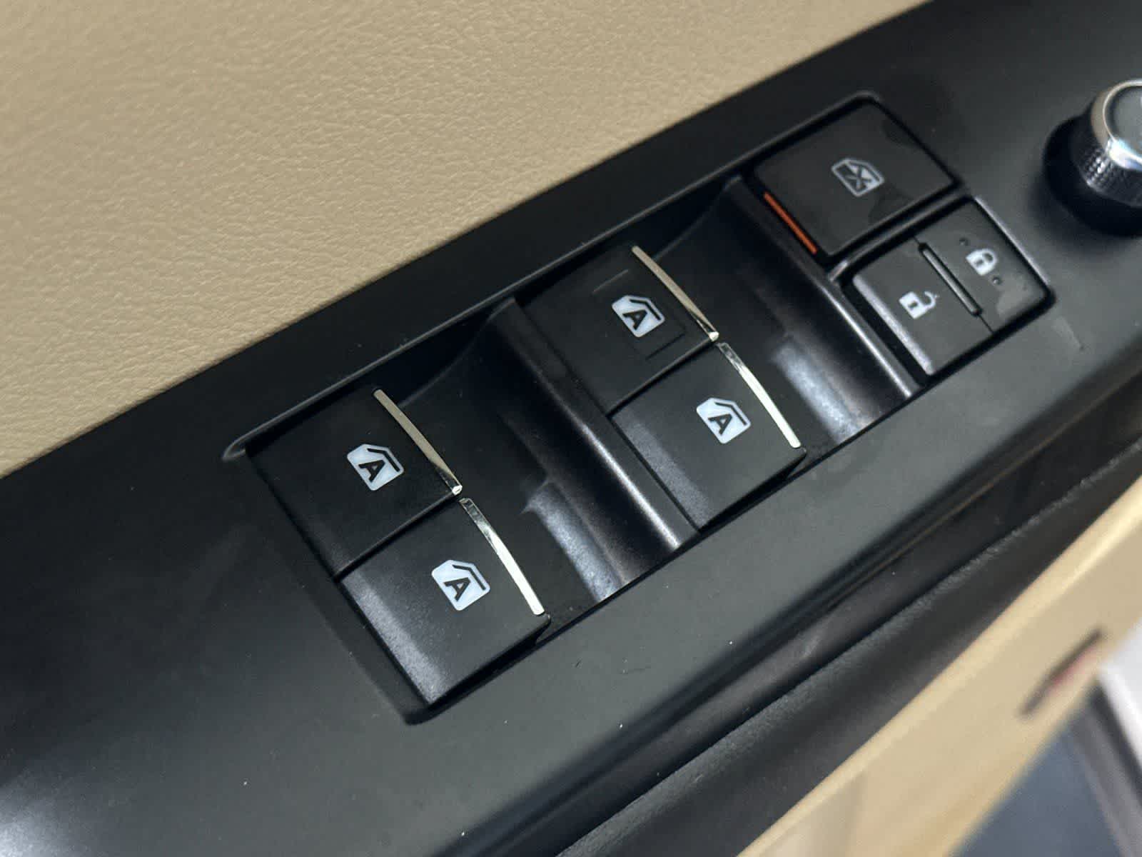 Thumbnail: 2018 Toyota Highlander - 13