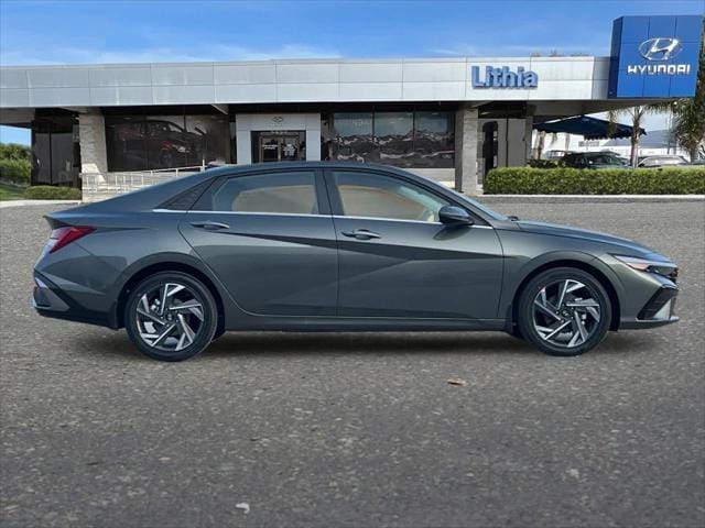 Thumbnail: 2025 Hyundai Elantra - 9