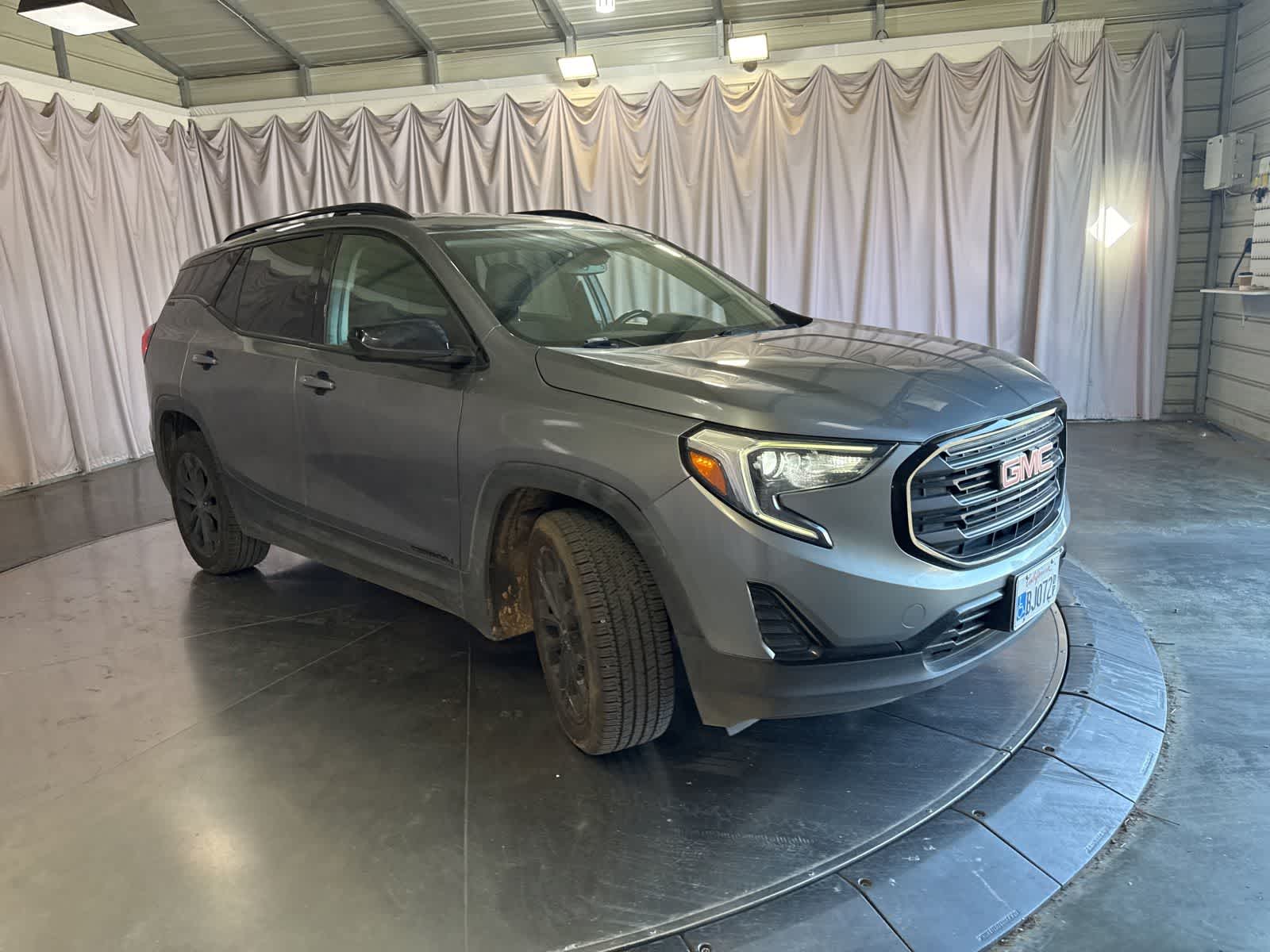 2020 GMC Terrain SLE photo 2