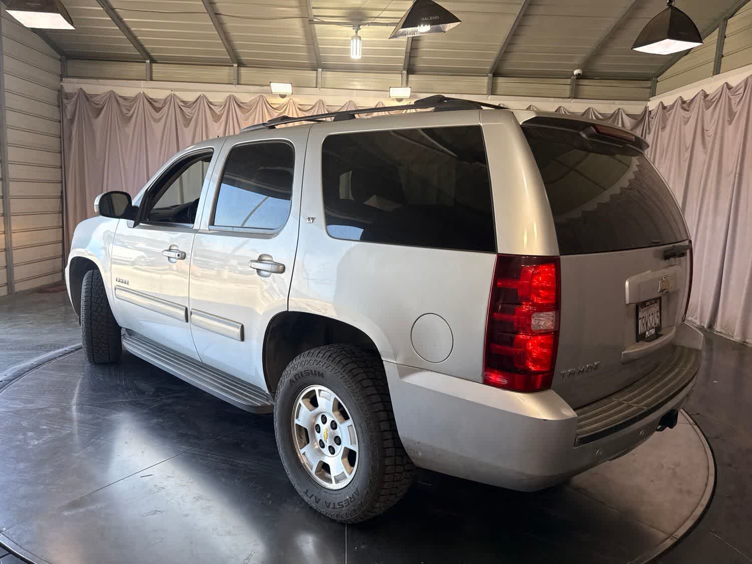 Thumbnail: 2011 Chevrolet Tahoe - 6