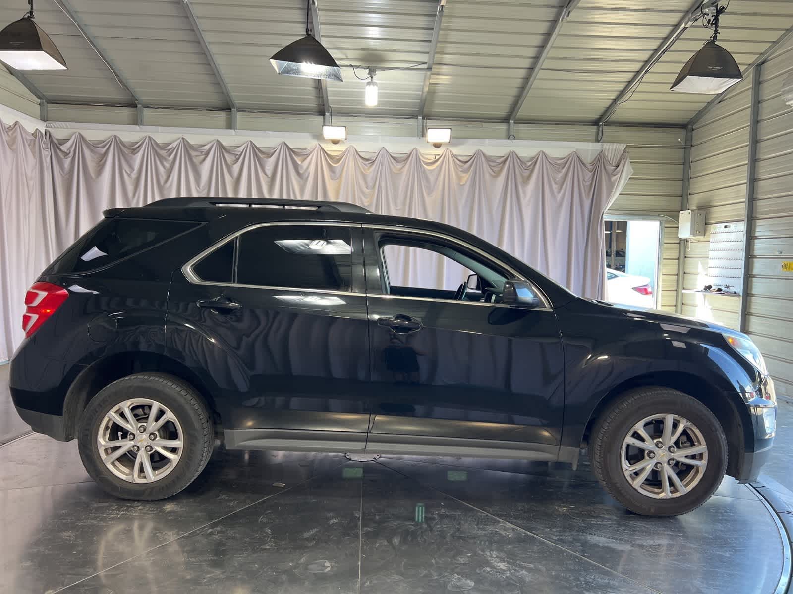 Thumbnail: 2017 Chevrolet Equinox - 8
