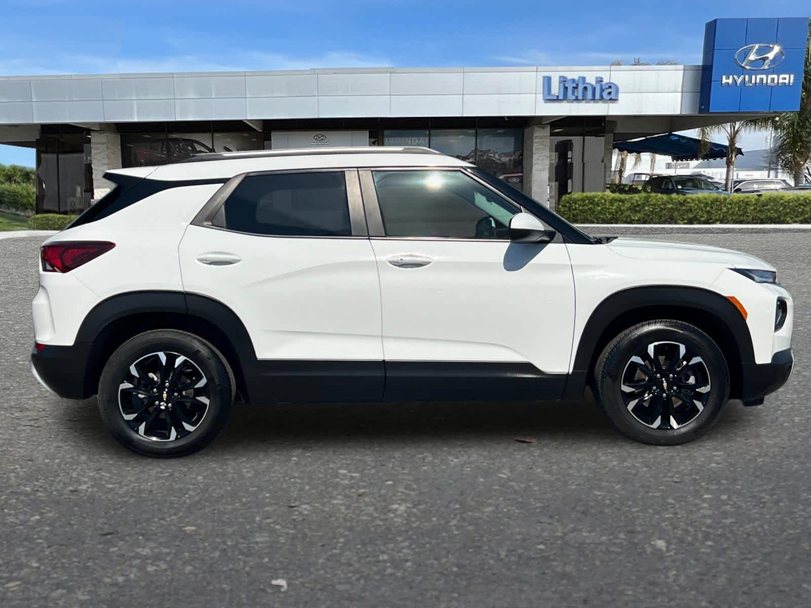 Thumbnail: 2023 Chevrolet TrailBlazer - 8