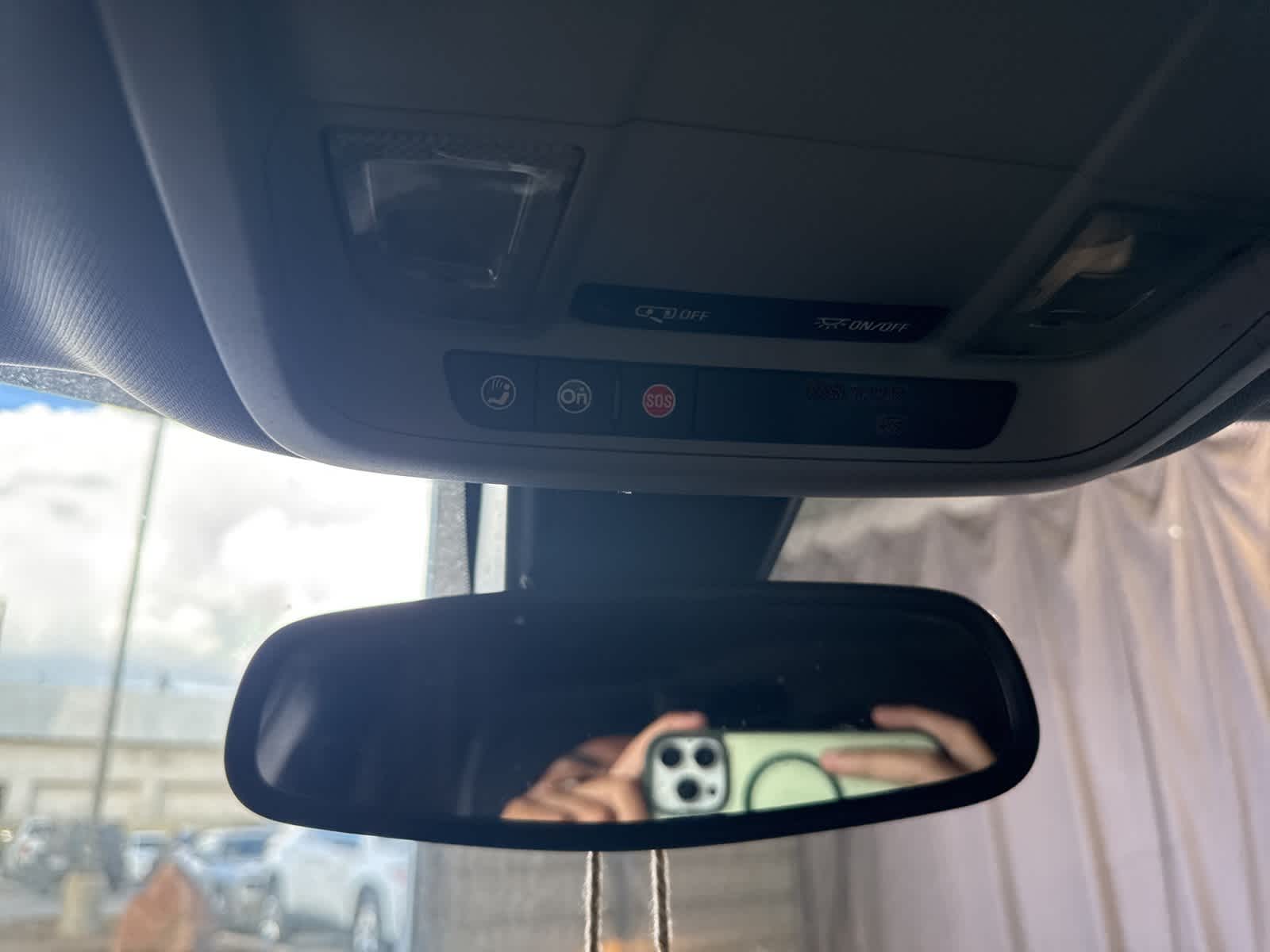 Thumbnail: 2017 Chevrolet Malibu - 18