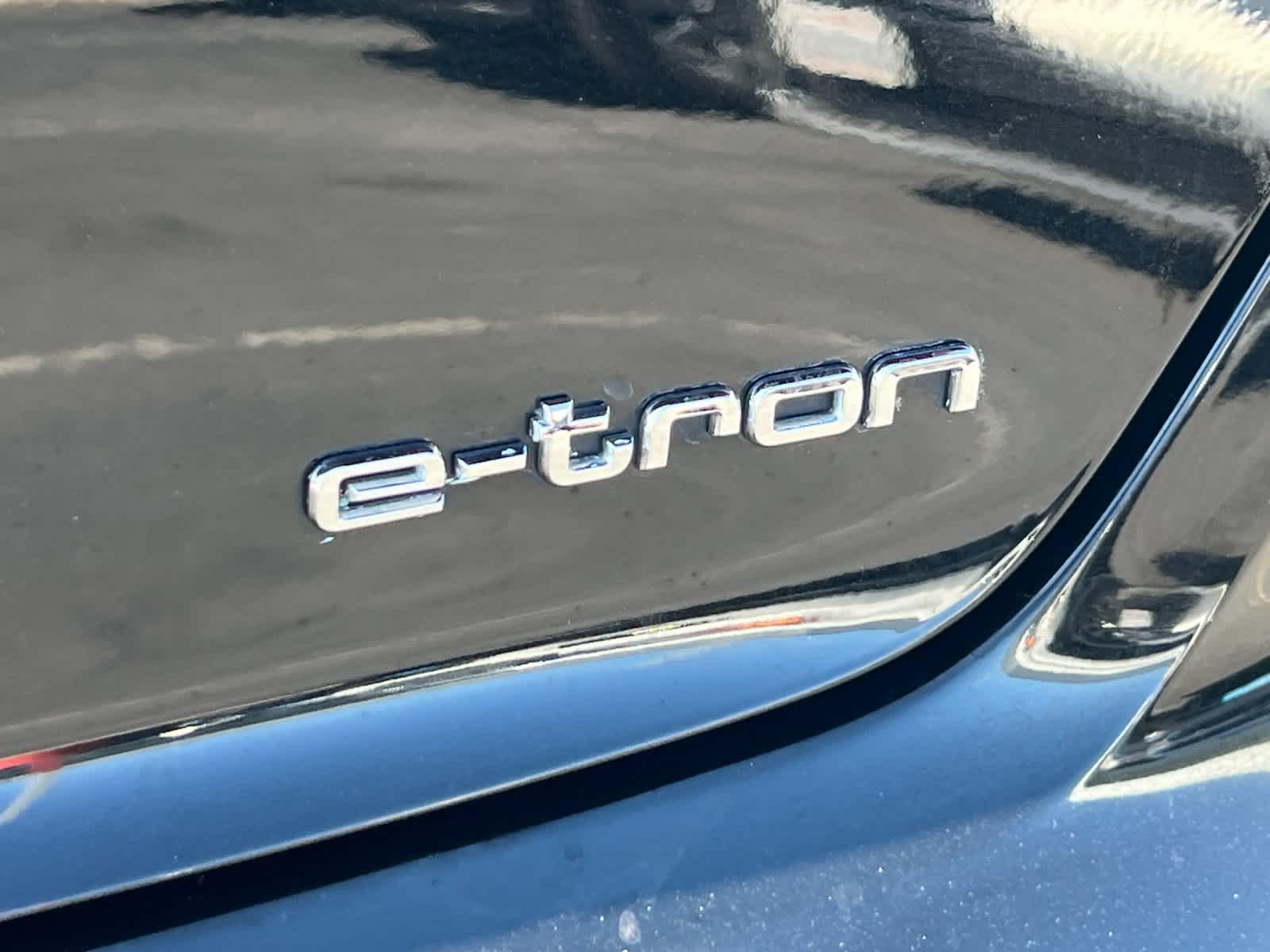 Thumbnail: 2017 Audi A3 e-tron - 27