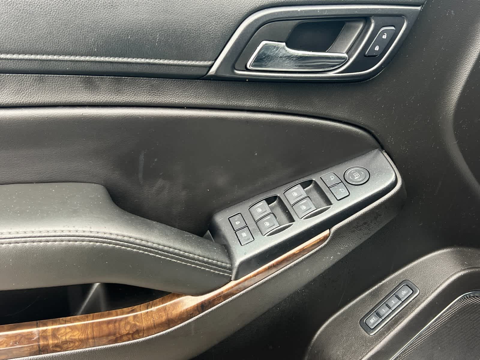 Thumbnail: 2017 Chevrolet Tahoe - 12