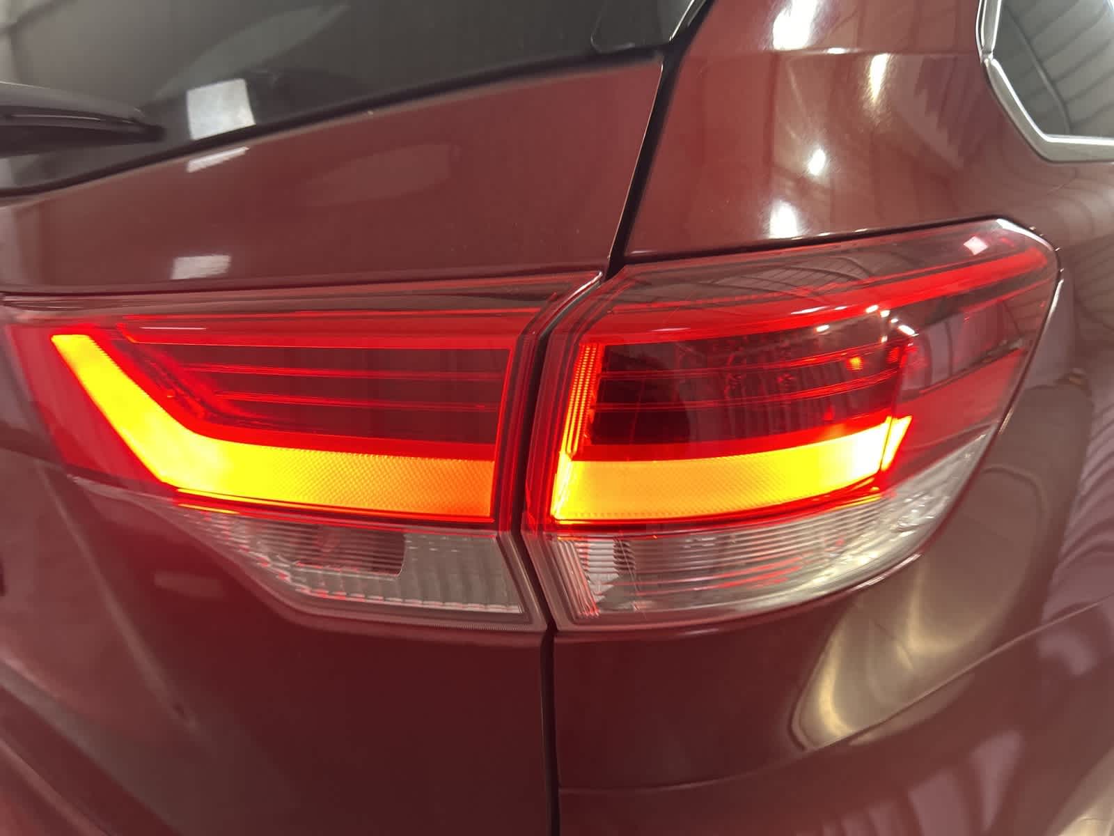 Thumbnail: 2017 Toyota Highlander - 9