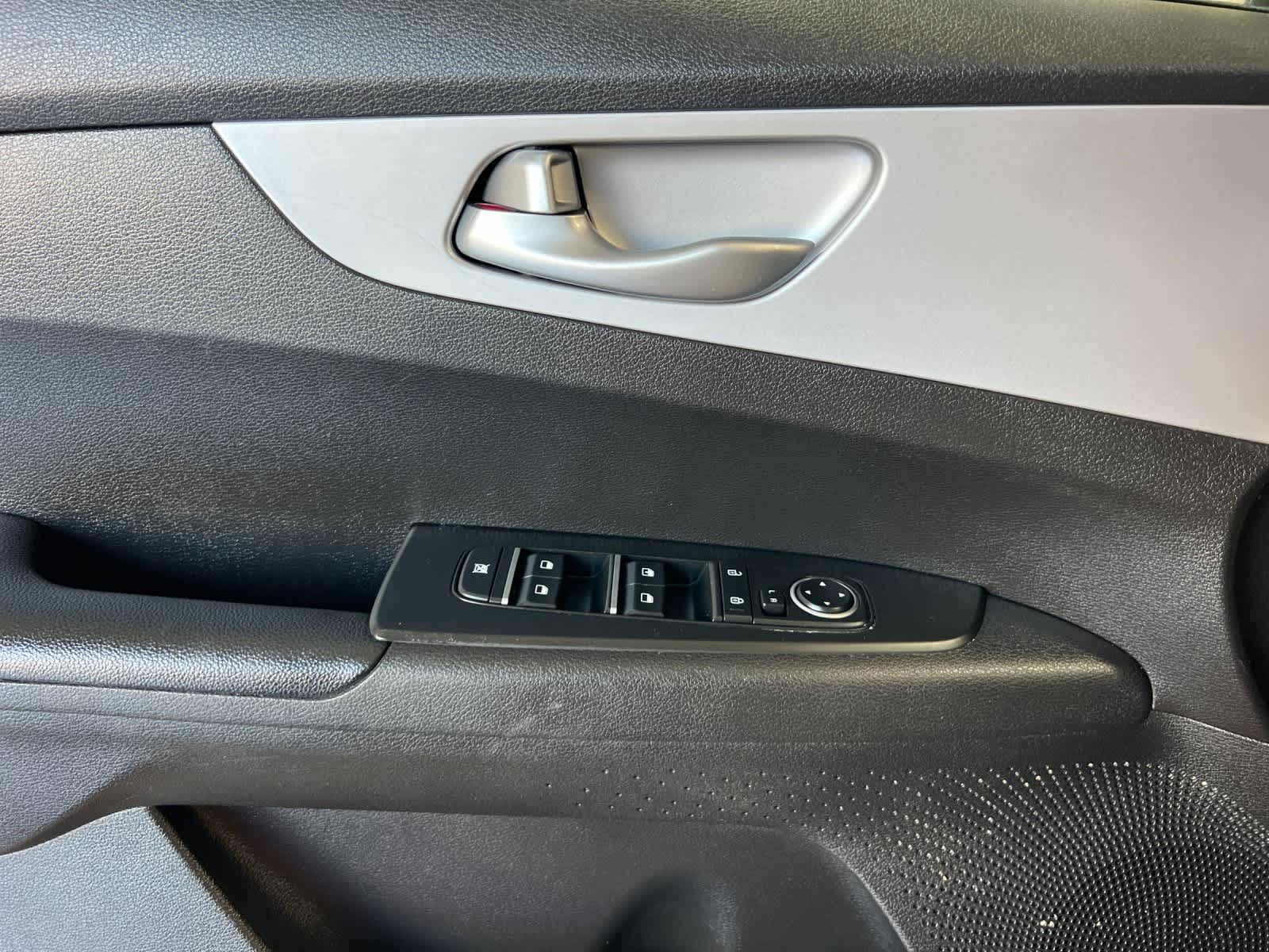 Thumbnail: 2023 Kia Forte - 12