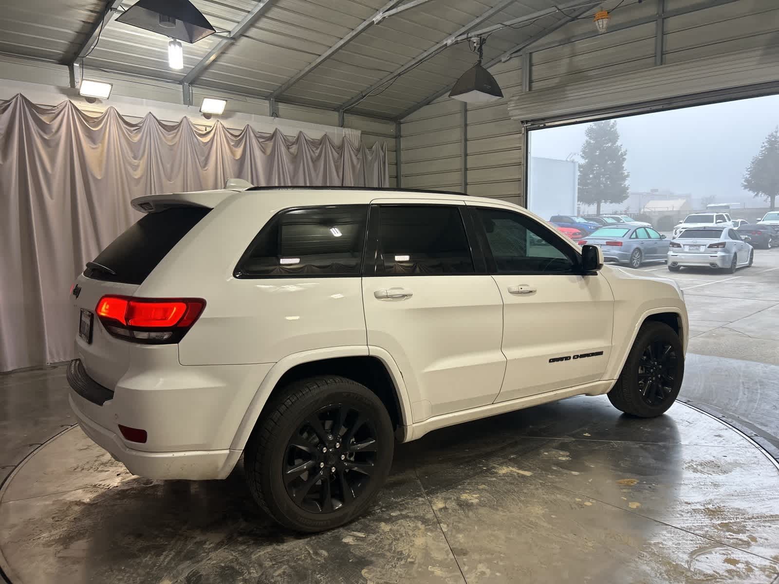 Thumbnail: 2019 Jeep Grand Cherokee - 9