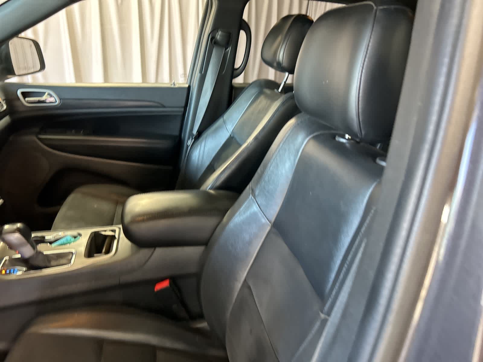 Thumbnail: 2021 Jeep Grand Cherokee - 24
