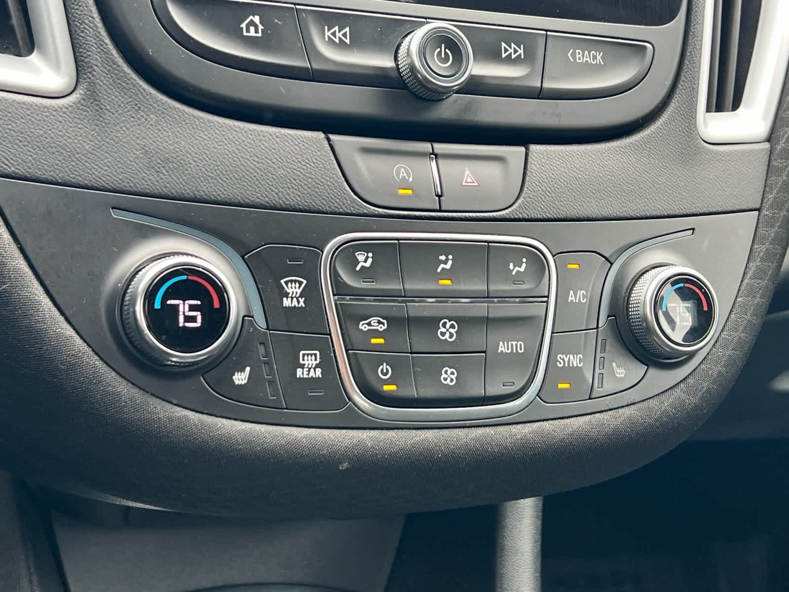 Thumbnail: 2023 Chevrolet Malibu - 19