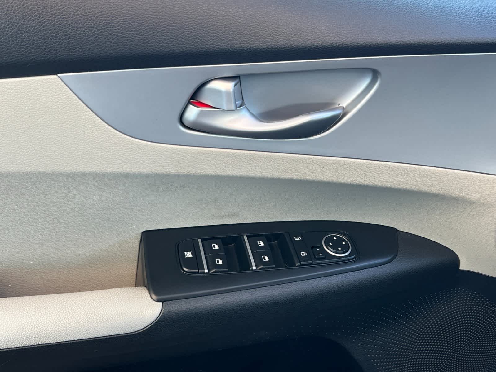 Thumbnail: 2023 Kia Forte - 12